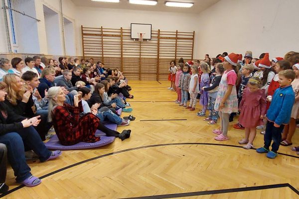 Vánoční besídka 1. - 5. třída (20. 12. 2024)