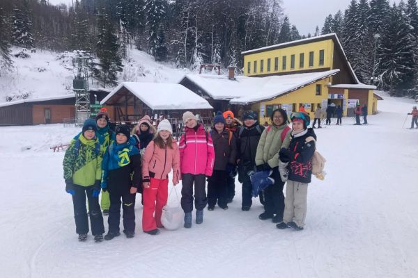 Tradiční lyžařský kurz na Kamenci - 5. třída (12. 1. 2026)