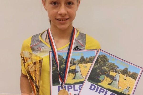 Deniska Janoušková vítězí (září 2025)