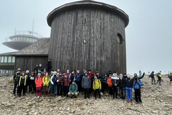 Sedmá, osmá a devátá třída dobyla Sněžku! (30. 9. 2025)