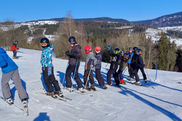 Školní lyžařské + snowboardové závody (2. 3. 2023)