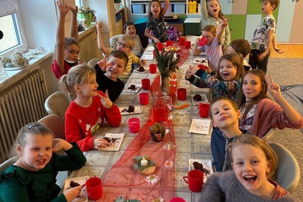 Ježíšek zavítal i do 2. oddělení školní družiny (18. 12. 2025)