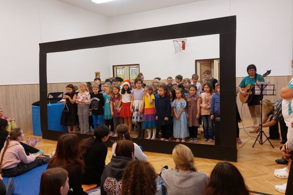 Vánoční besídka ve škole (19. 12. 2025)